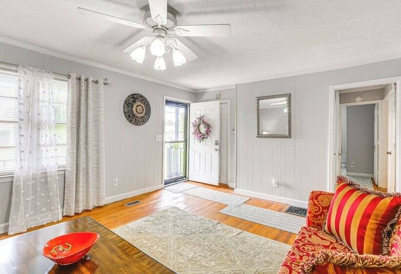 Cozy Mullins Retreat W/ Backyard & Covered Porch!