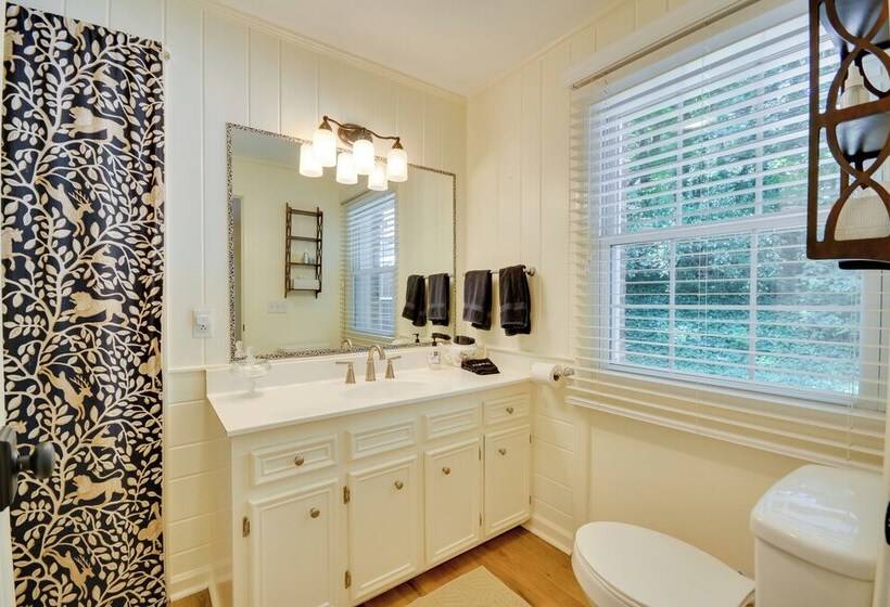 Cozy, Peaceful Cottage   Near Wake Forest!