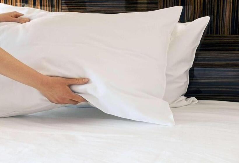 Dockside Aparthotel, Best Western Signature Collection