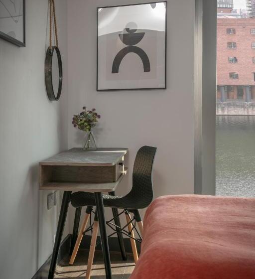 Dockside Aparthotel, Best Western Signature Collection