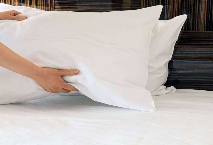 Dockside Aparthotel, Best Western Signature Collection