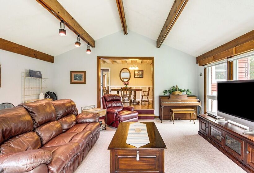 Duluth Lake House   Walk To Beach & Boat Ramp!