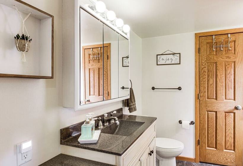 Duluth Lake House   Walk To Beach & Boat Ramp!