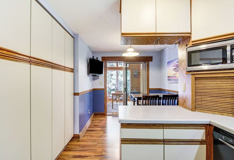 Duluth Lake House   Walk To Beach & Boat Ramp!