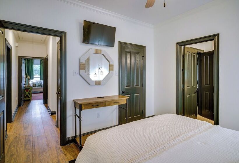 Elegant Baton Rouge Home W/ Yard ~ 3 Mi To Lsu!