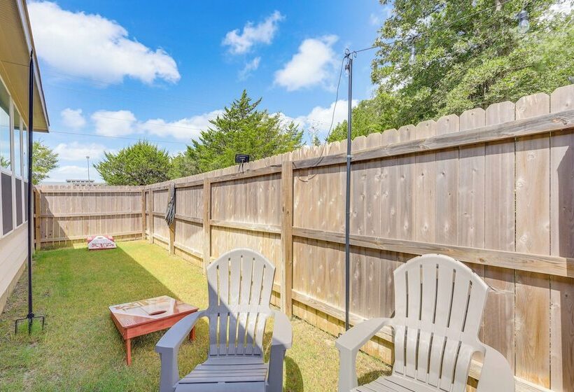 Walk To Brazos County Expo: Elegant Home W/ Grill!