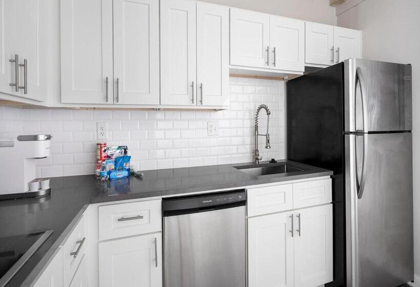 Elevate 758 By Landing