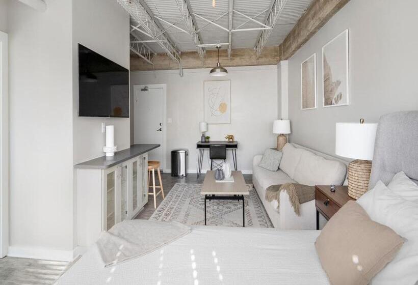 Elevate 758 By Landing