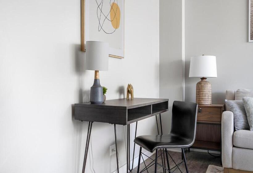 Elevate 758 By Landing