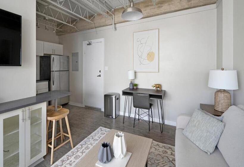 Elevate 758 By Landing