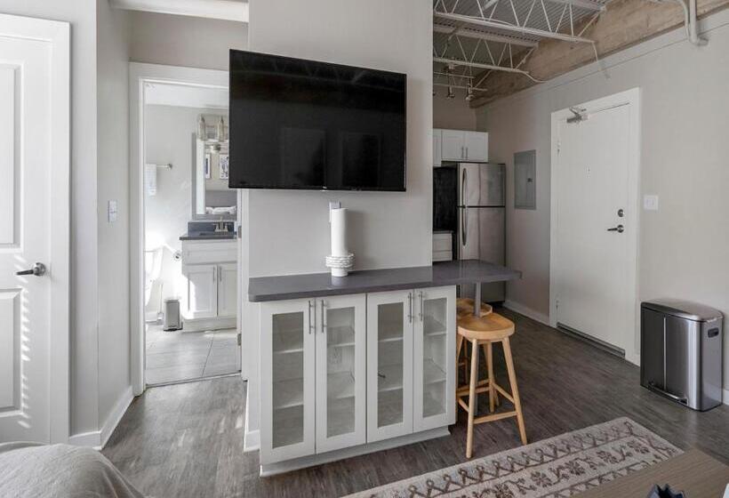 Elevate 758 By Landing