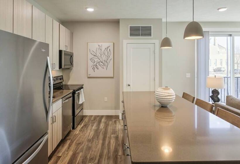 Elevate 758 By Landing