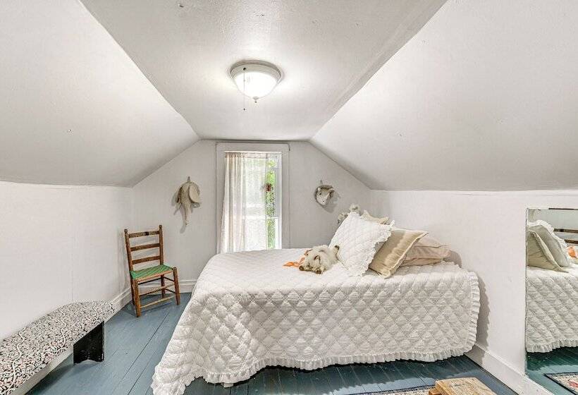 Family Fancy Gap Cottage W/ Deck   Pets Welcome!