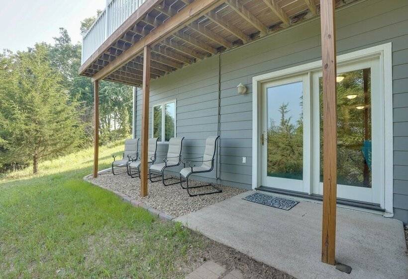 Family Friendly Lakeview Cottage W/ Deck & View