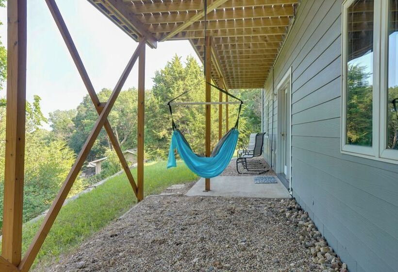 Family Friendly Lakeview Cottage W/ Deck & View