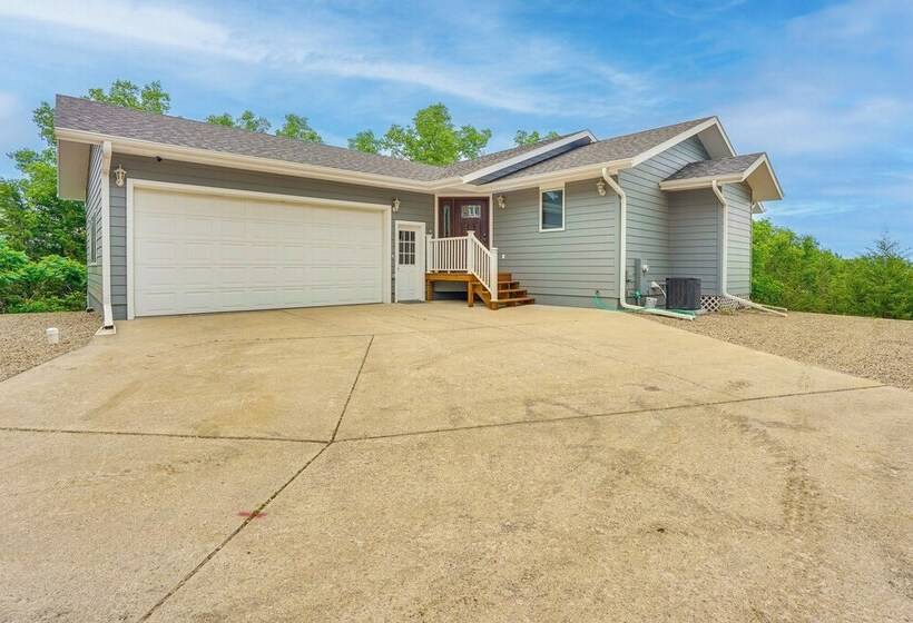 Family Friendly Lakeview Cottage W/ Deck & View