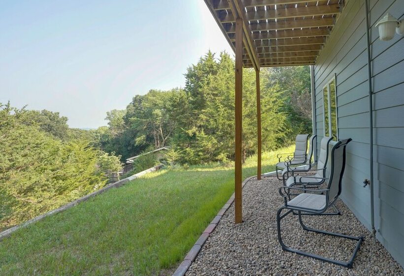 Family Friendly Lakeview Cottage W/ Deck & View