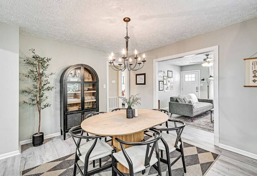 Private Hot Tub & Cold Plunge: Fayetteville Gem!