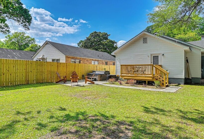 Private Hot Tub & Cold Plunge: Fayetteville Gem!