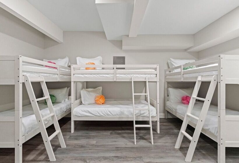 Fireside Fun By Avantstay Sleeps 18 Waterfront + Pool