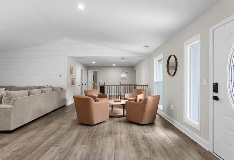 Fireside Fun By Avantstay Sleeps 18 Waterfront + Pool