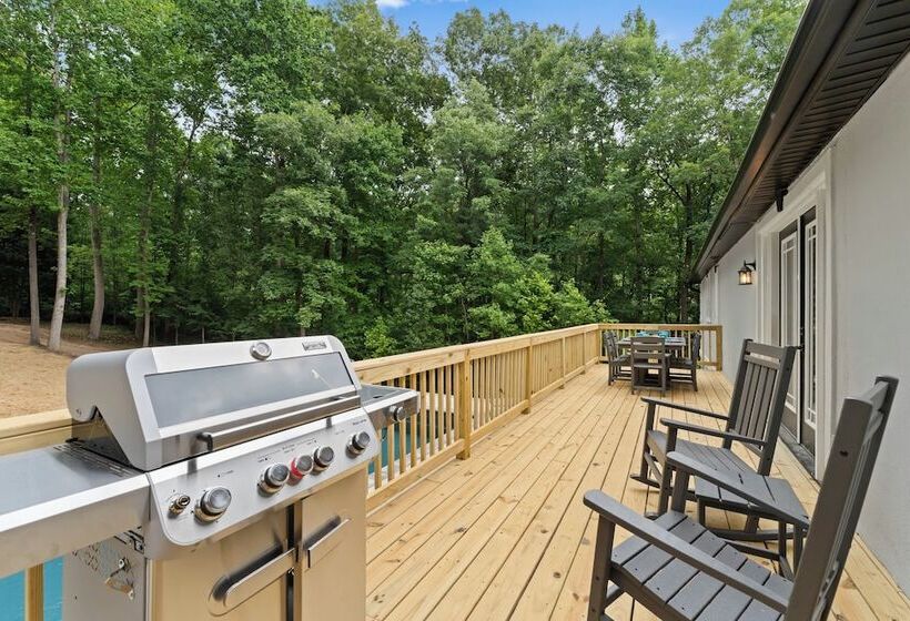 Fireside Fun By Avantstay Sleeps 18 Waterfront + Pool