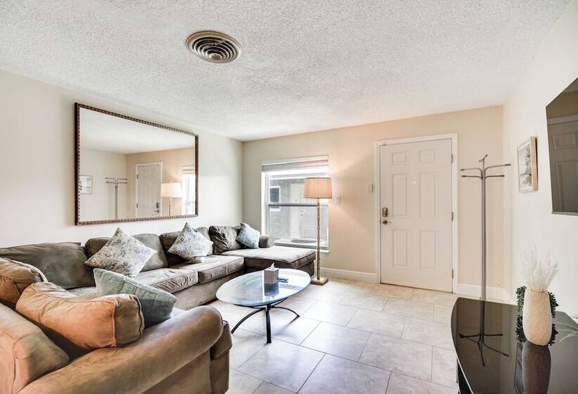 Fort Pierce Home W/ Fenced Yard, Near Beaches