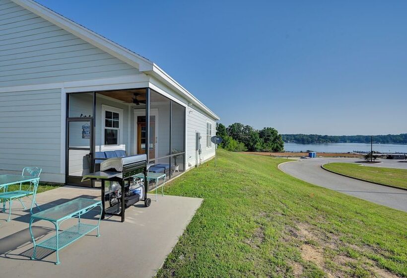 On Site Lake W/ Boat Ramp: Greenwood Retreat!