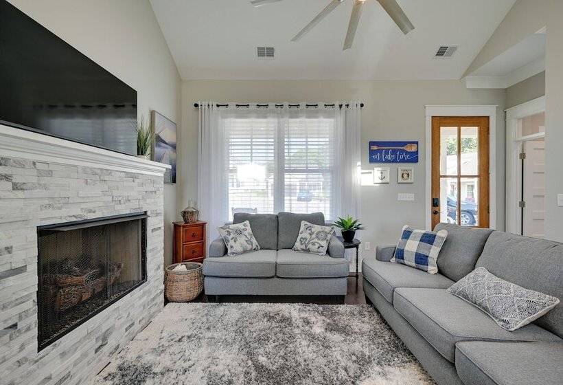 On Site Lake W/ Boat Ramp: Greenwood Retreat!