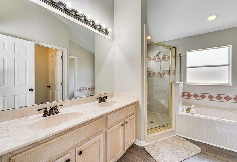 Heated Pool & Screened Lanai: Haines City Haven!