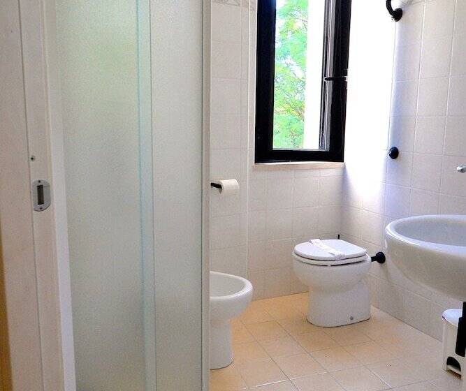 مسافرخانه Residence Leccio