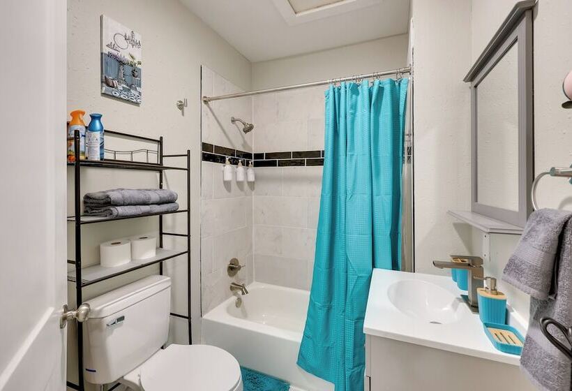 Hot Springs Home W/ Yard, Walk To Bathhouse Row!