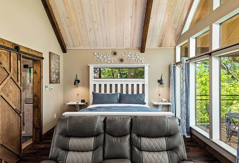 فندق Fairway Treehouses