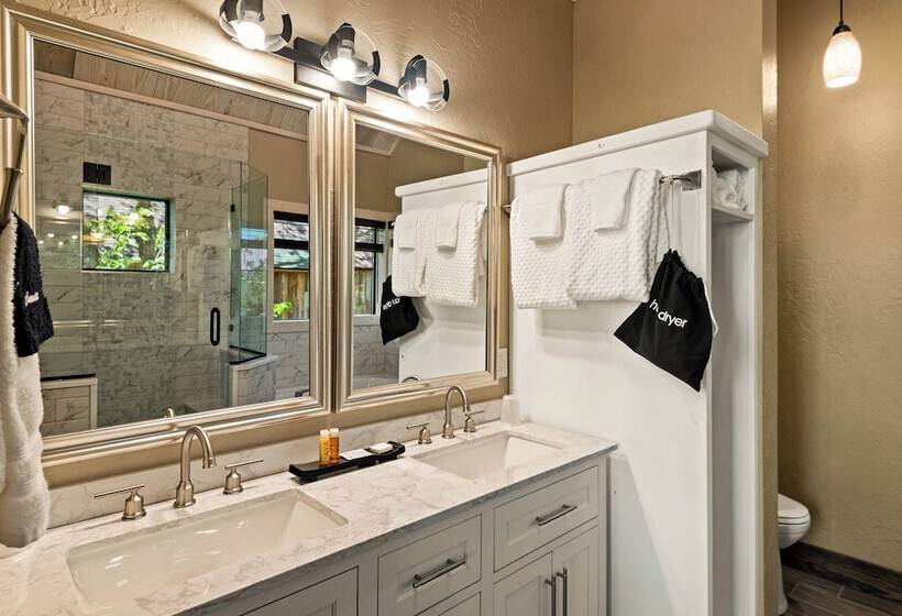 فندق Fairway Treehouses