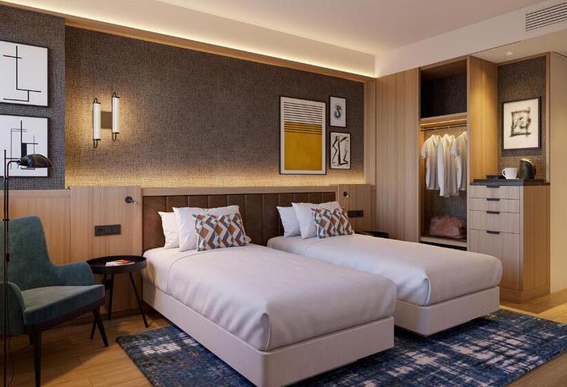 Отель Four Points By Sheraton Barcelona Airport