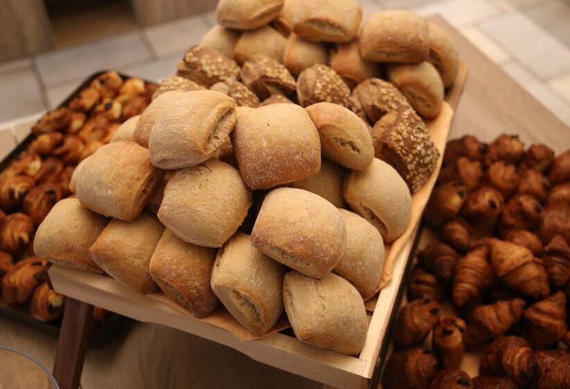 فندق Hôtellerie Du Roy