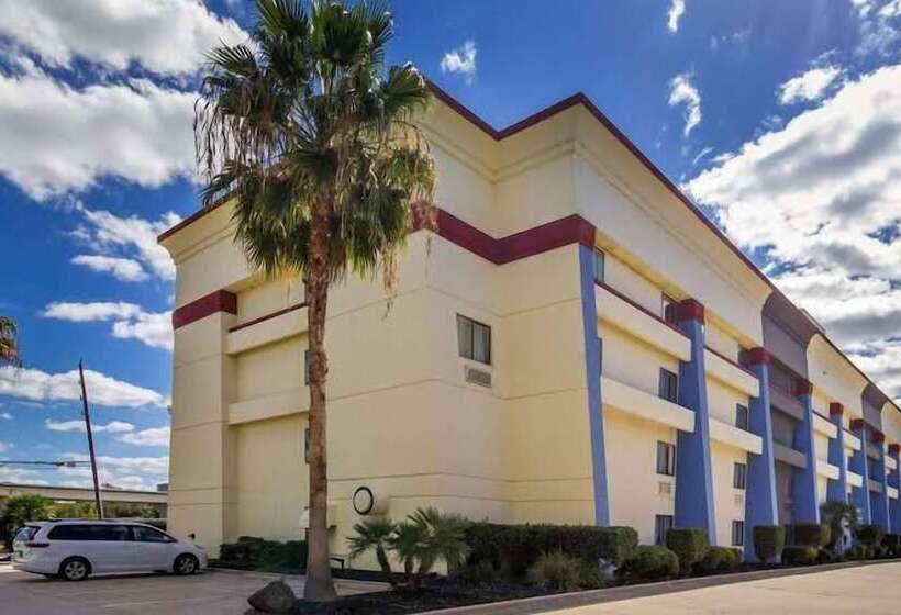 Отель Iah 45 Airport Inn & Suites