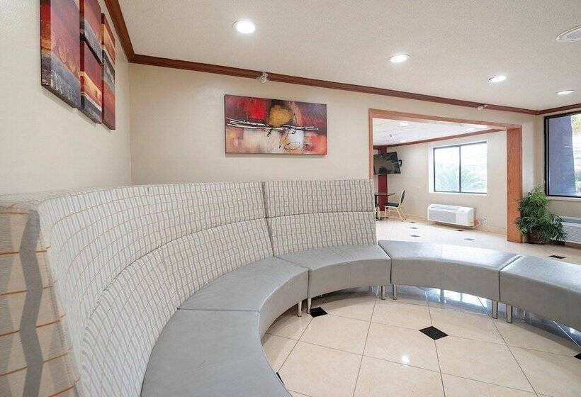 Отель Iah 45 Airport Inn & Suites