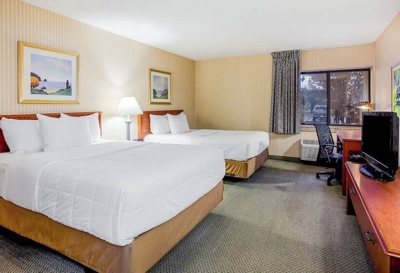 בית מלון כפרי Norwood Inn And Suites Detroit