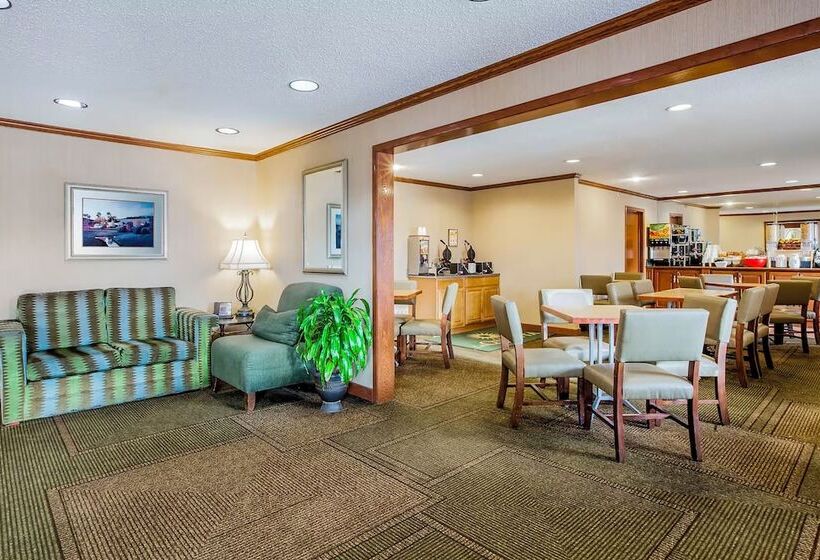 בית מלון כפרי Norwood Inn And Suites Detroit