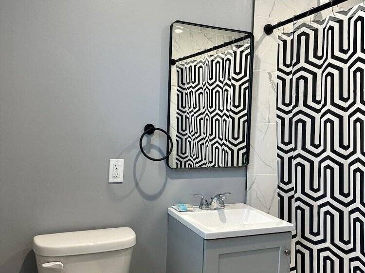 فندق Oceanside Inn & Suites