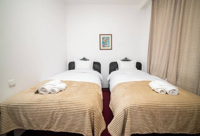 هتل Rcheuli Marani