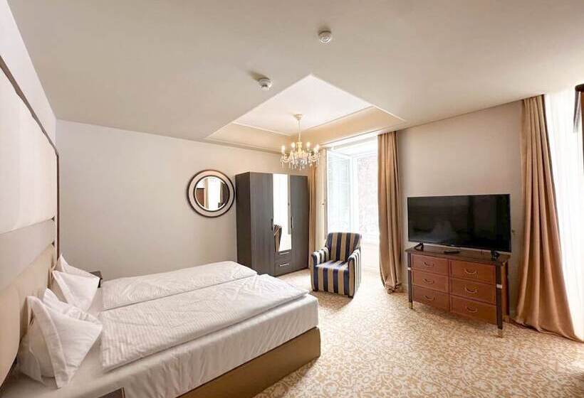 酒店 Scuol Palace Spa & Culture