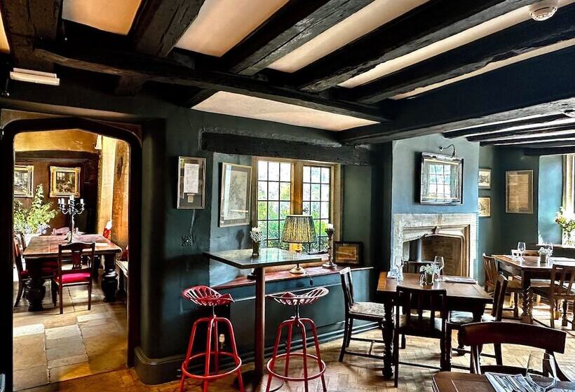 בית מלון כפרי The Crown At Shipton