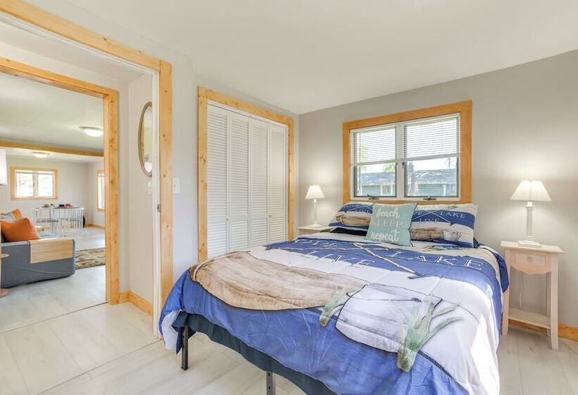 Houghton Lake Cottage W/ Patio: Walk To Waterfront