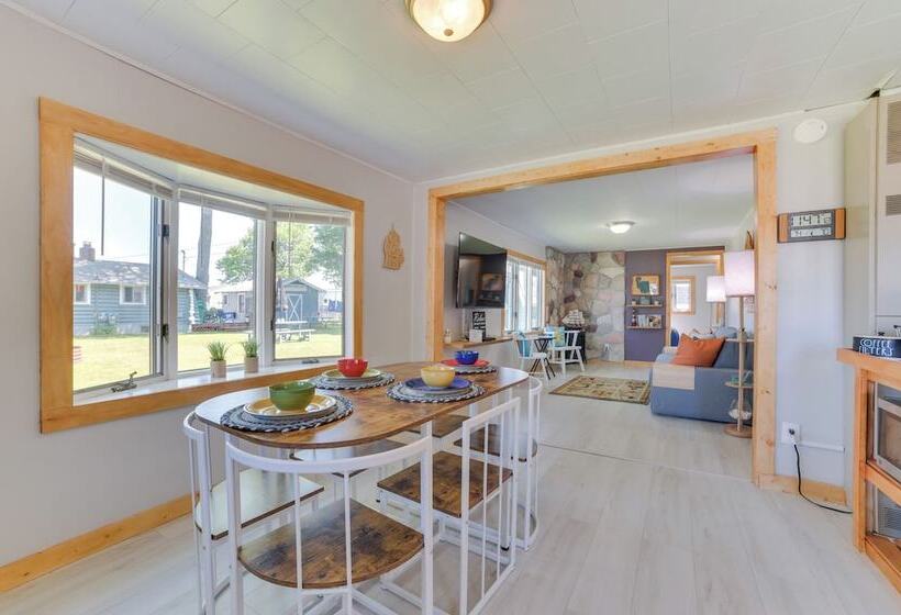 Houghton Lake Cottage W/ Patio: Walk To Waterfront