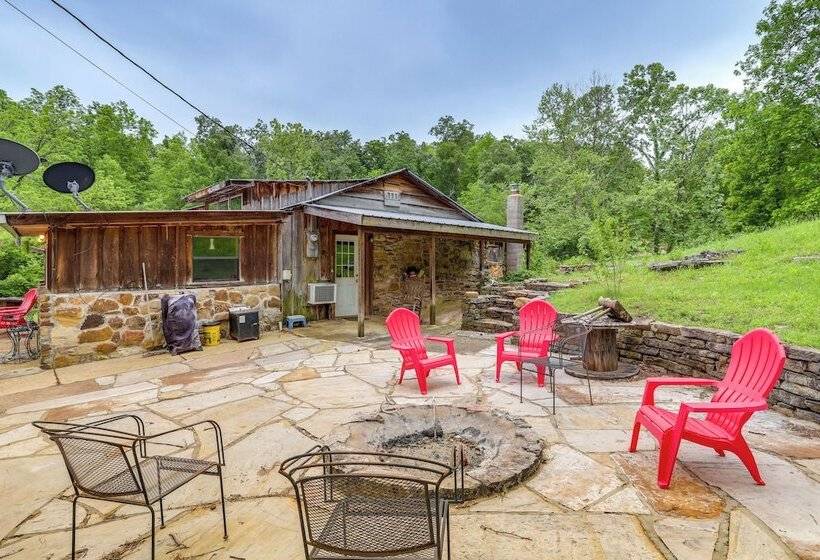 Mountain View Cabin On Farm: 3 Mi To Town & Shops