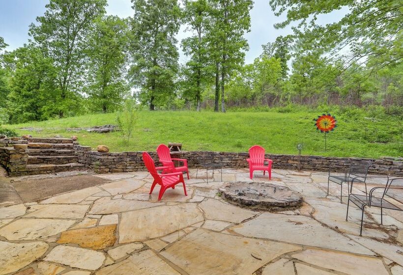 Mountain View Cabin On Farm: 3 Mi To Town & Shops