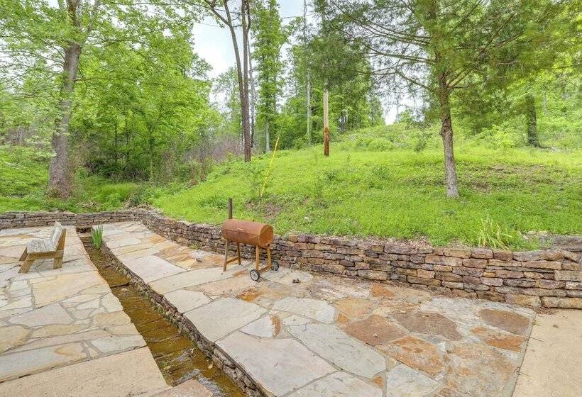 Mountain View Cabin On Farm: 3 Mi To Town & Shops