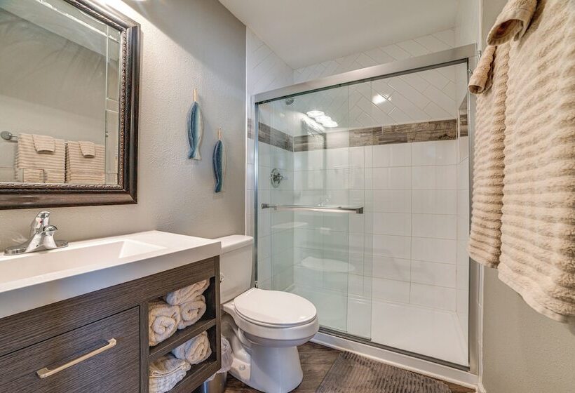 Dock & Deck At Kentucky Lake Family Retreat!